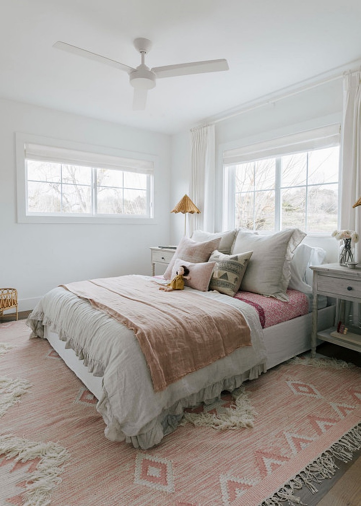 modern ranch bedroom in pink and gray