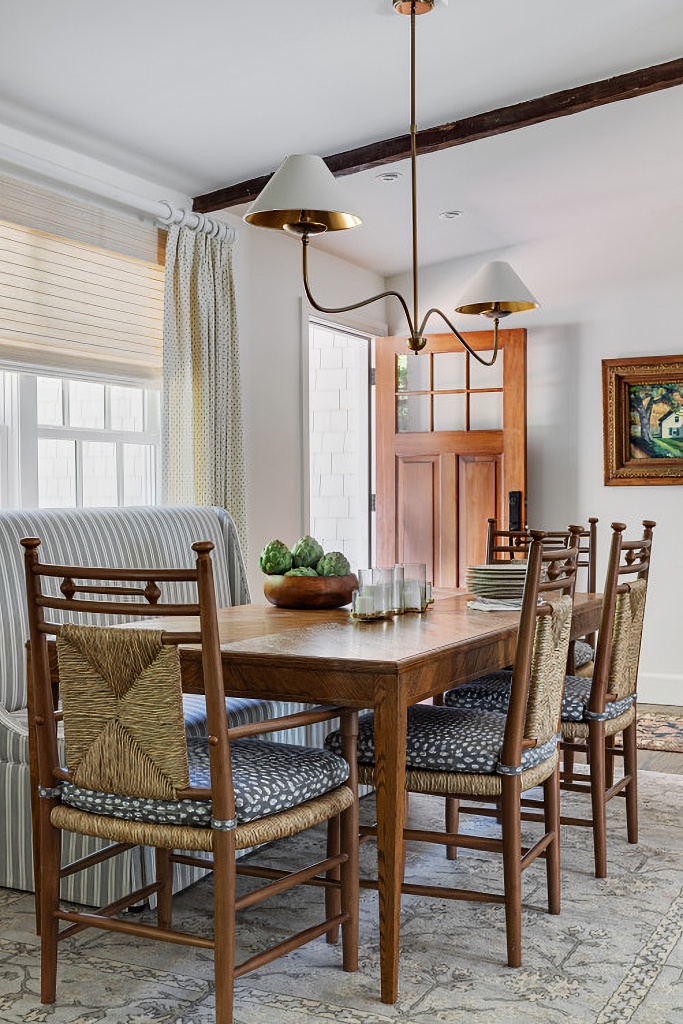 classic coastal home dining room