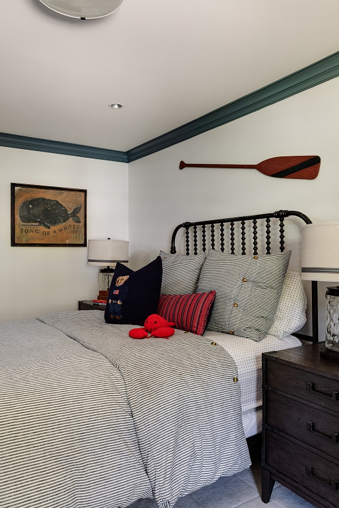 kid's nautical style bedroom