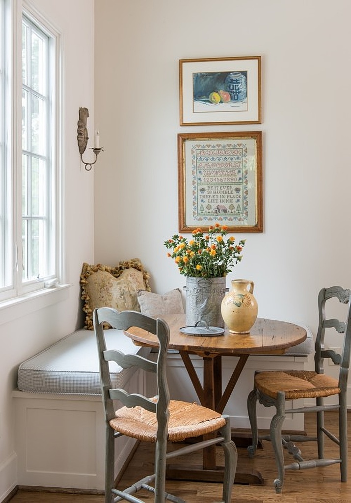 cozy breakfast nook