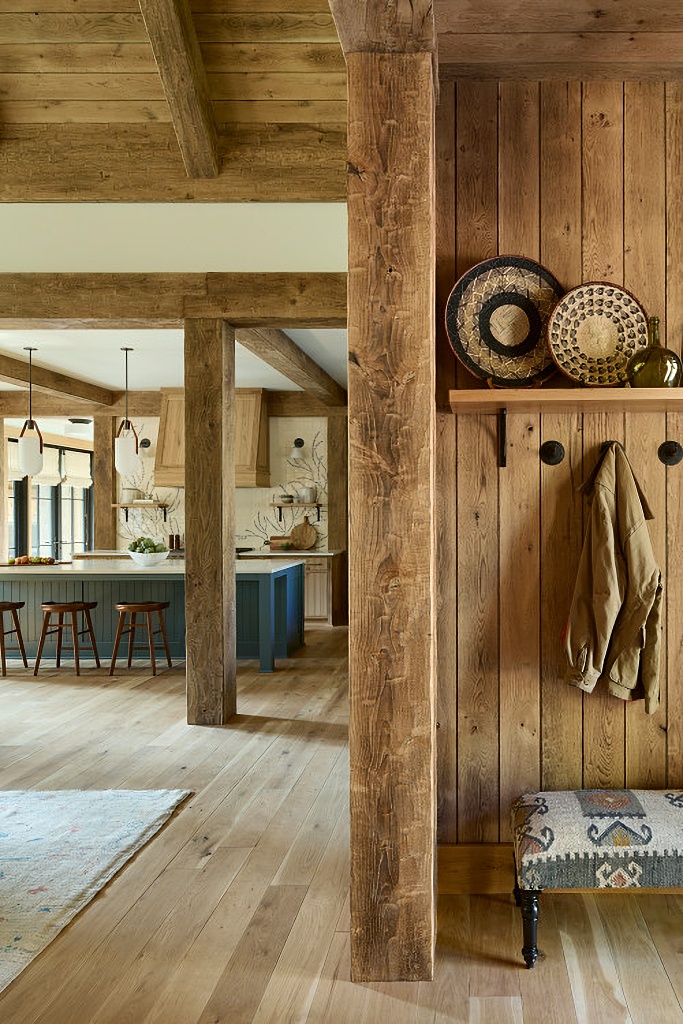 rustic lodge home in Oregon