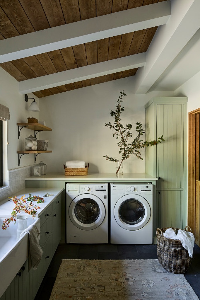 Sherwin Williams Oyster Bay paint in laundry room