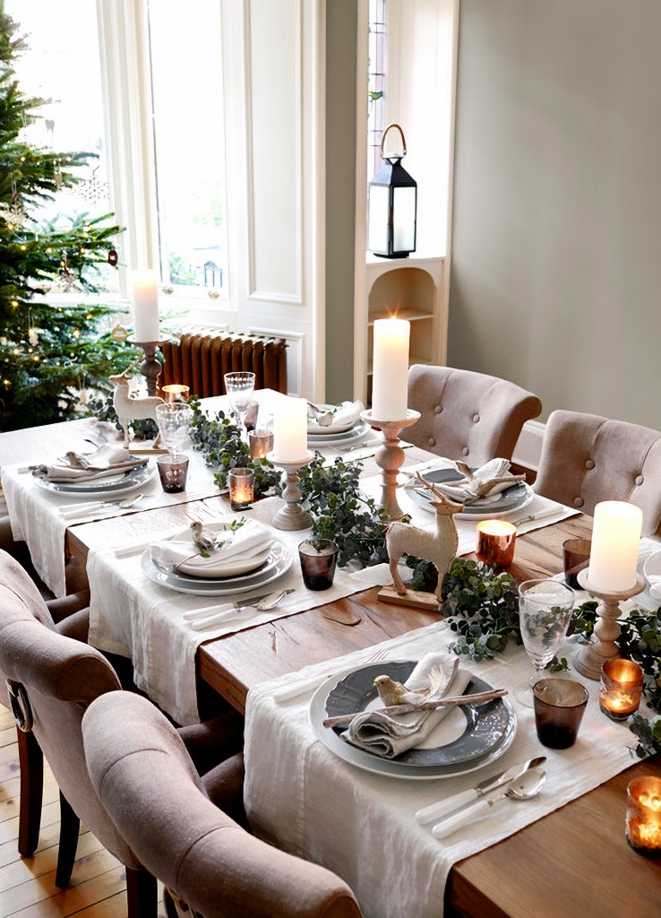 Holiday dining table