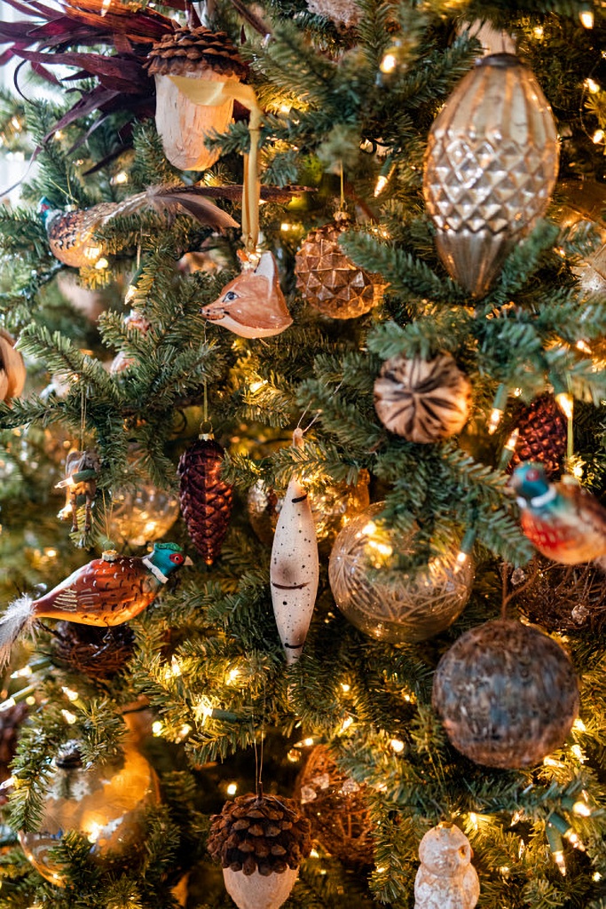 traditional Christmas tree ornaments