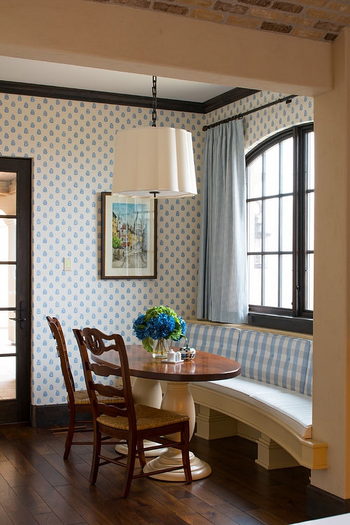 mixed patterns in dining room