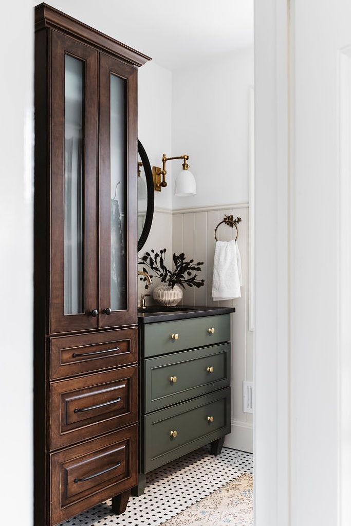 traditional style bathroom