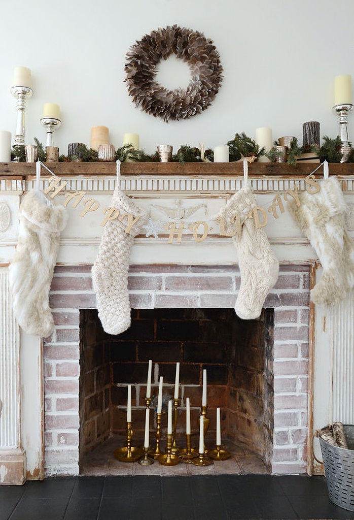 Neutral Christmas mantel