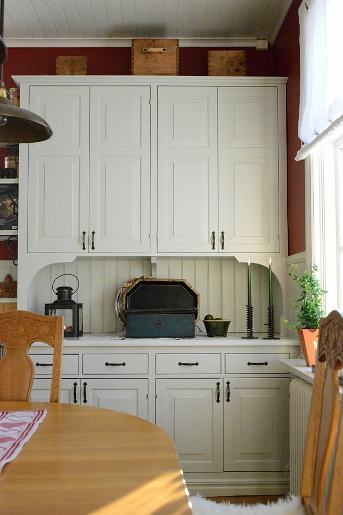 built-in-kitchen hutch