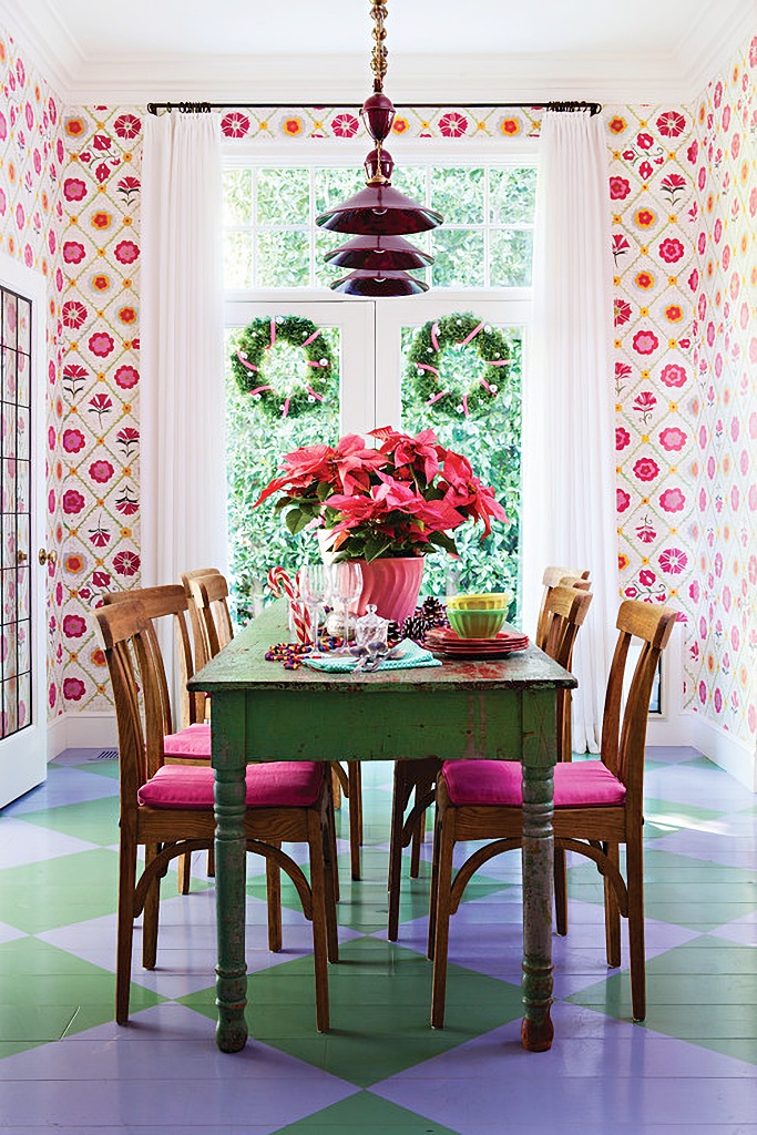 Pink cottage dining room