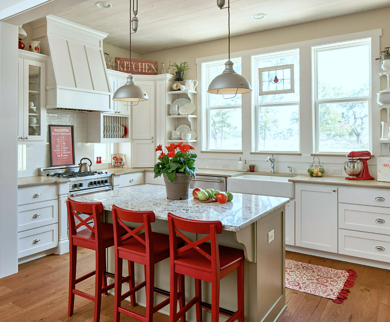 red and white cottage kitchen