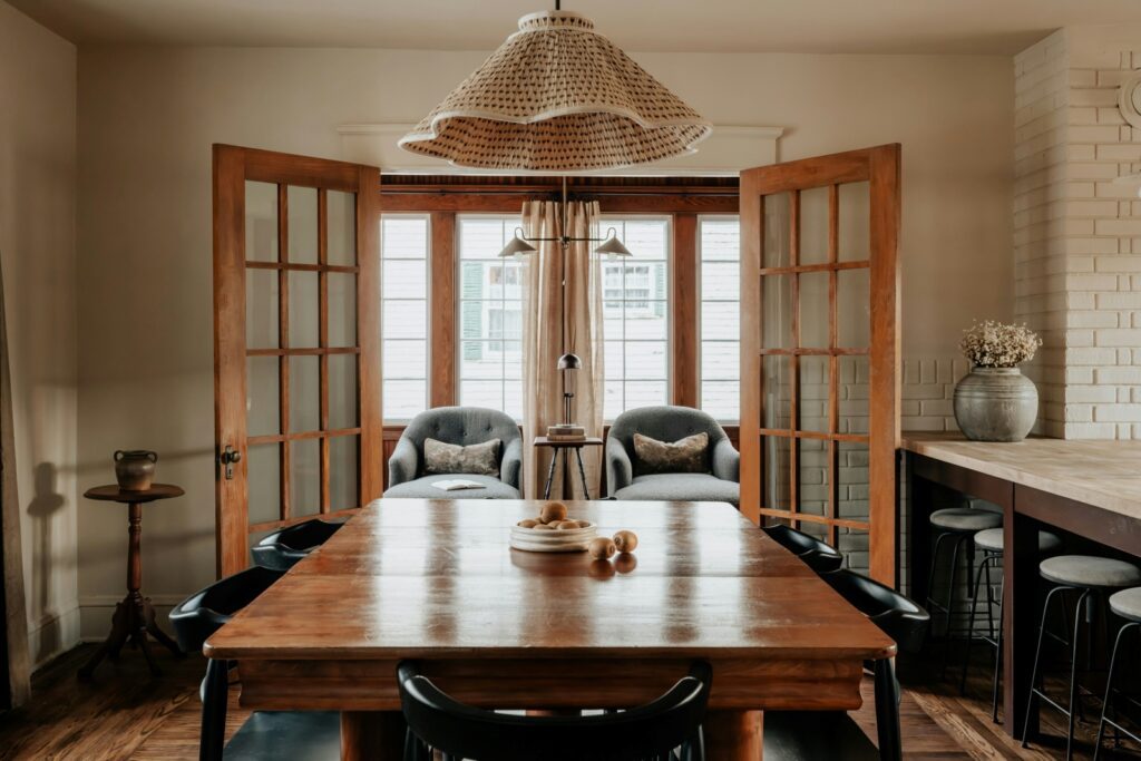 warm and inviting dining room