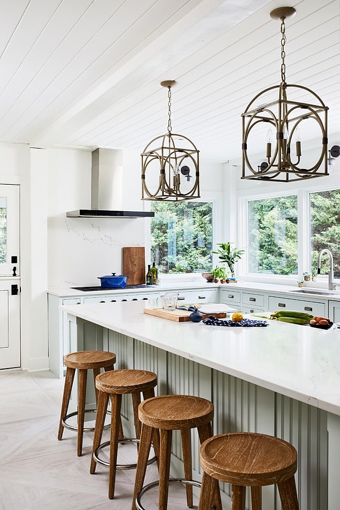 breakfast bar in coastal kitchen