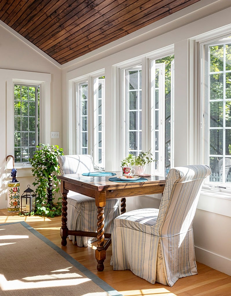 sun room dining