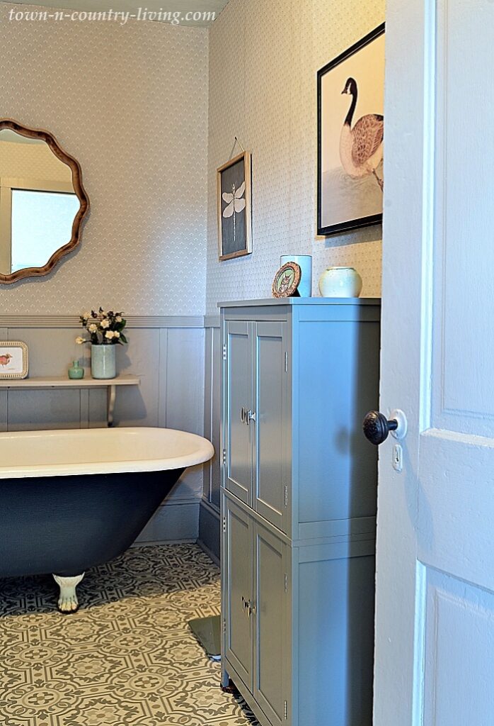 English style bathroom