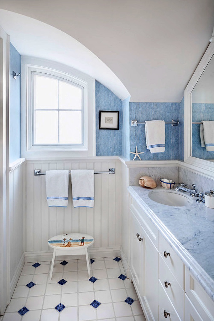 coastal style bathroom