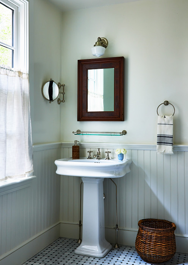 vintage bathroom
