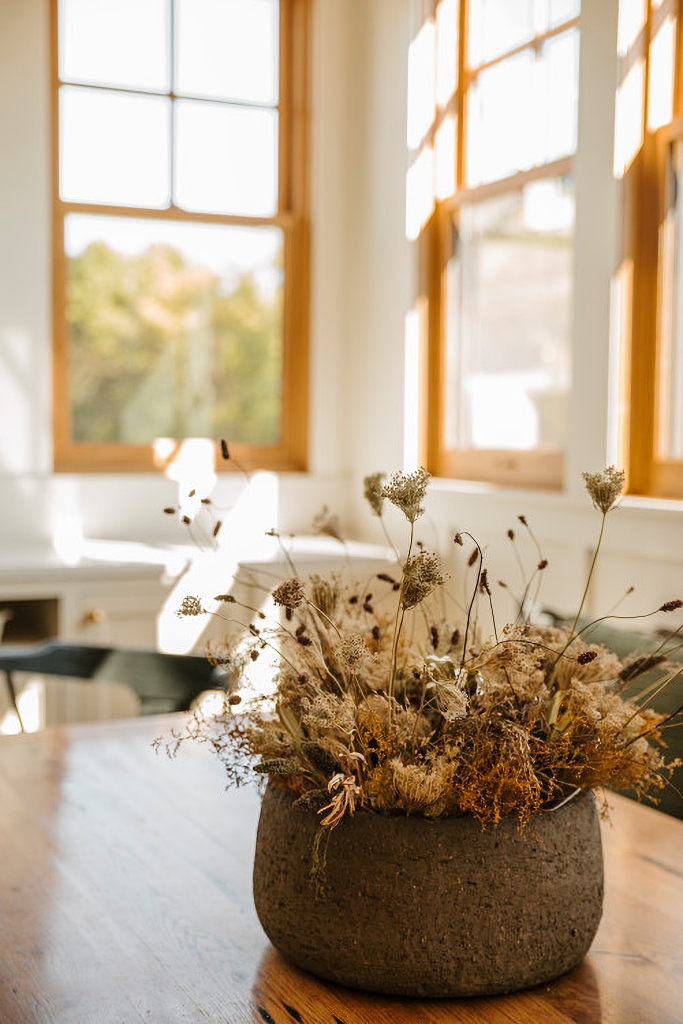 dried floral arrangement in kitchen