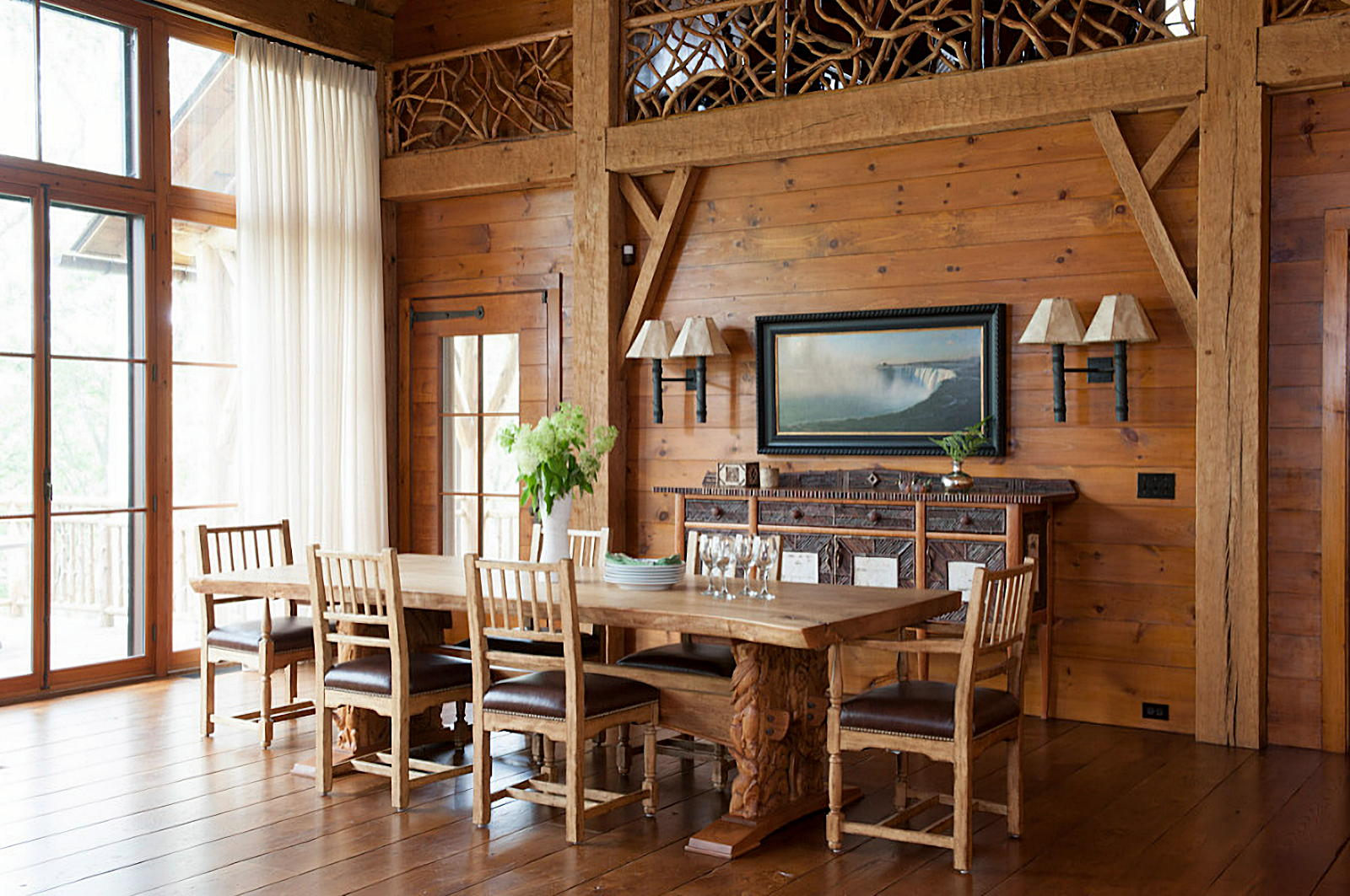 rustic vacation home dining room