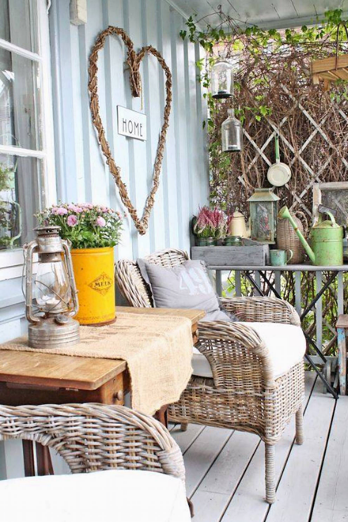 charming cottage style porch