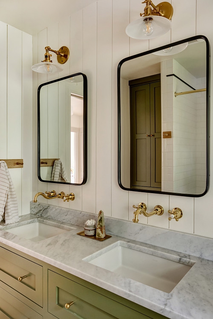 modern farmhouse bathroom