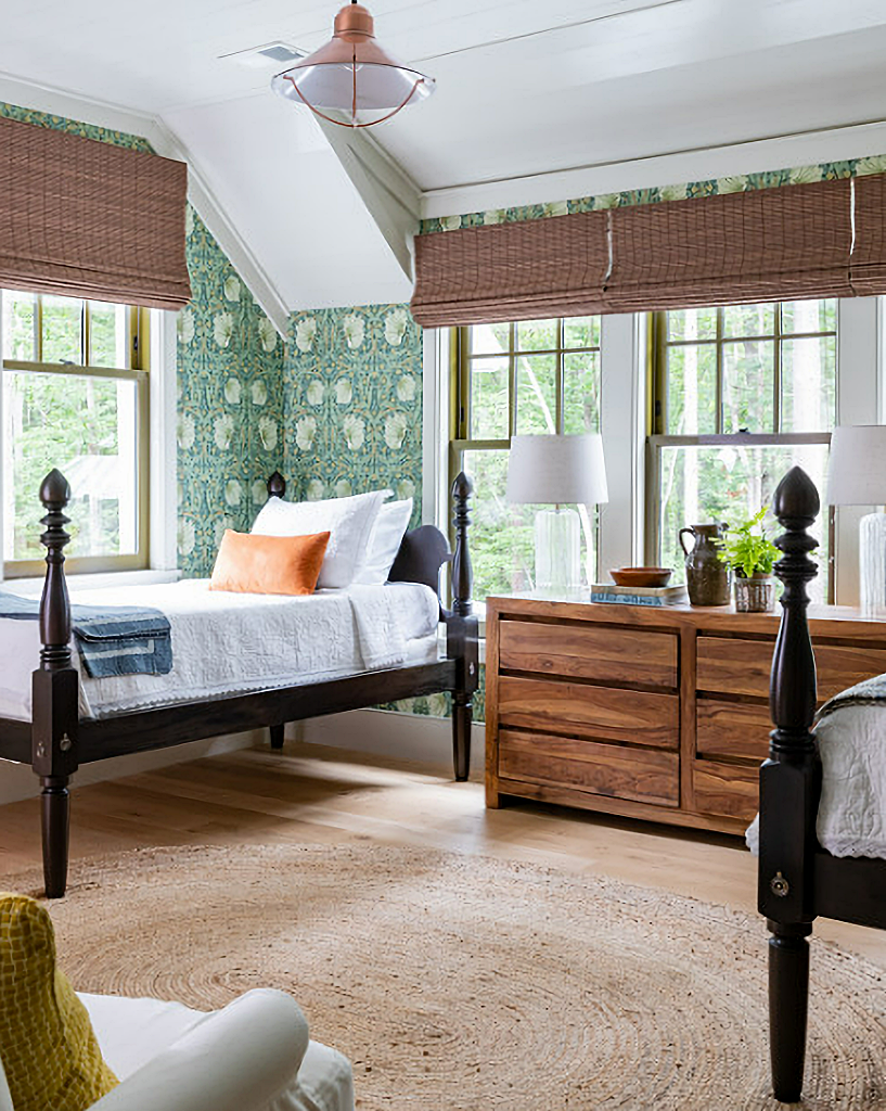 guest bedroom with twin beds