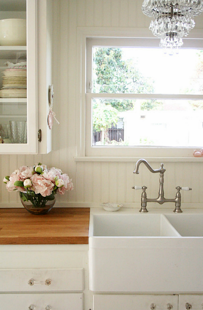 beach cottage kitchen