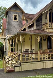 Why the Best Cape Cod Porches Are So Wondrous