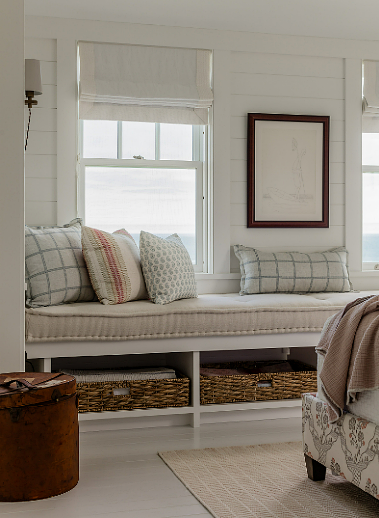 vintage style bedroom window seat