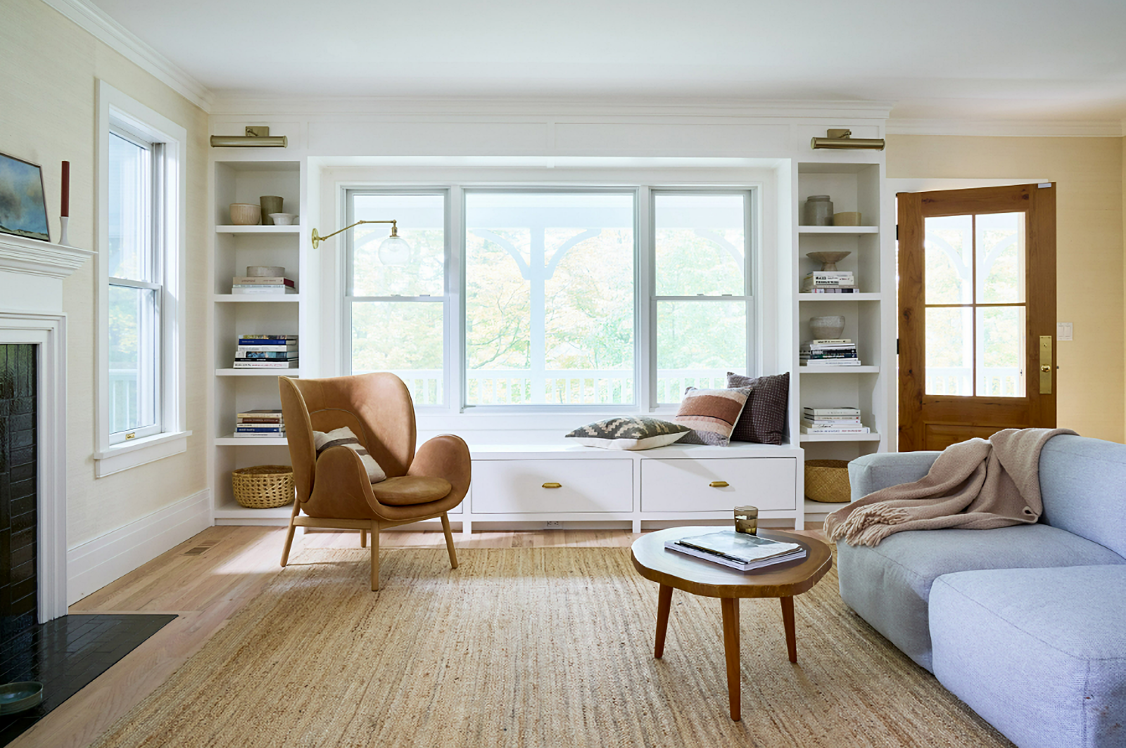 A Modern Farmhouse Full of Wonderful Color and Charm, image size:1600x1064