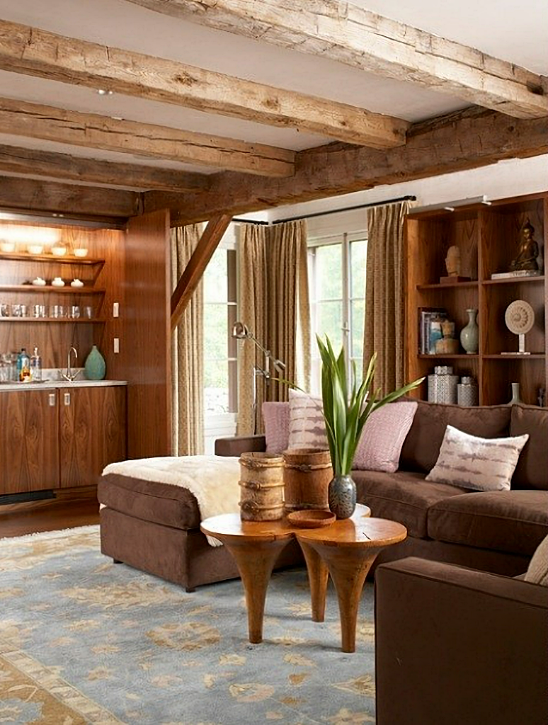 New England home - family room