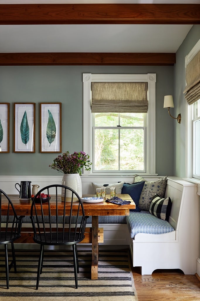 breakfast nook with banquette