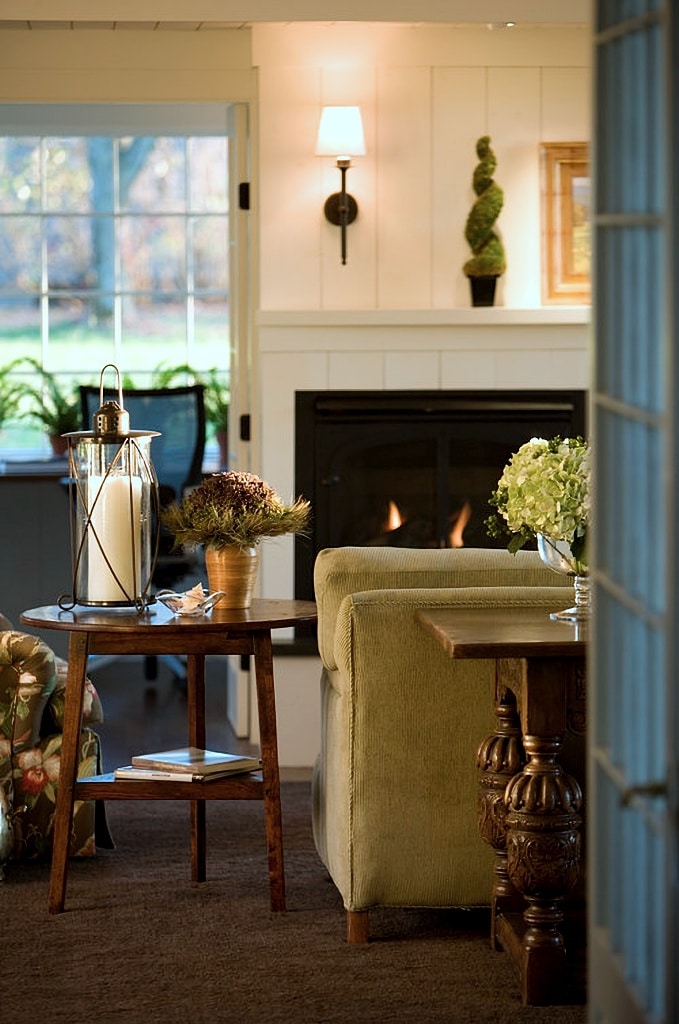 warm and traditional living room