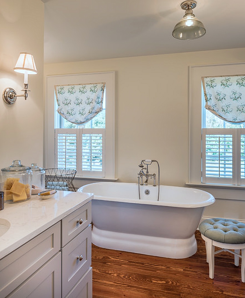 vintage style bathroom