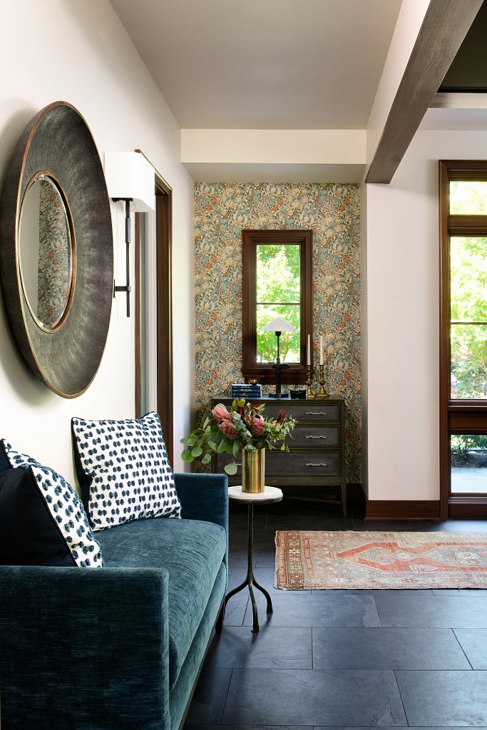 small nook with wallpaper in living room