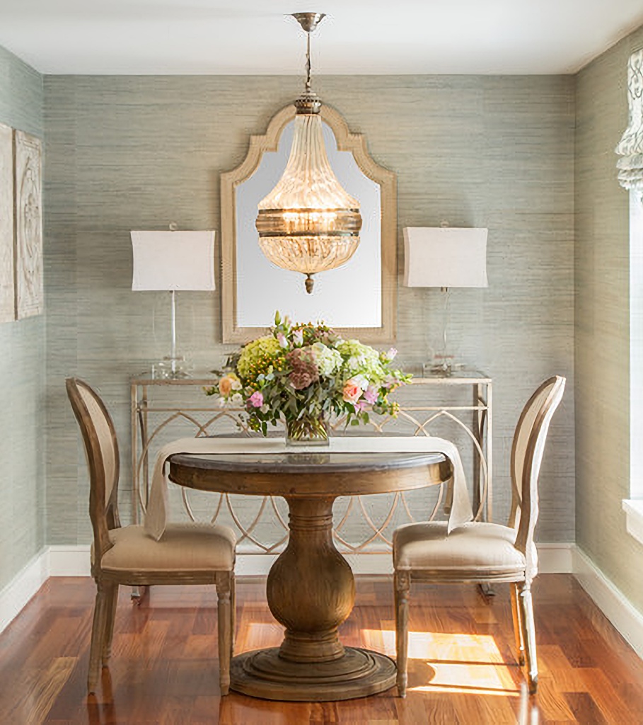 grasscloth in dining nook