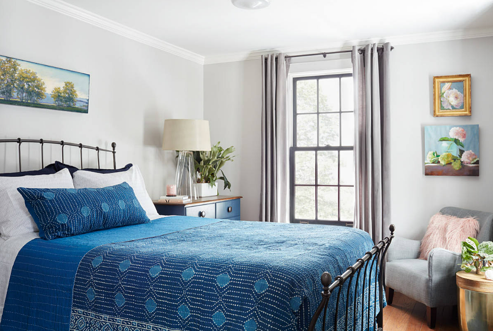 pink and blue bedroom