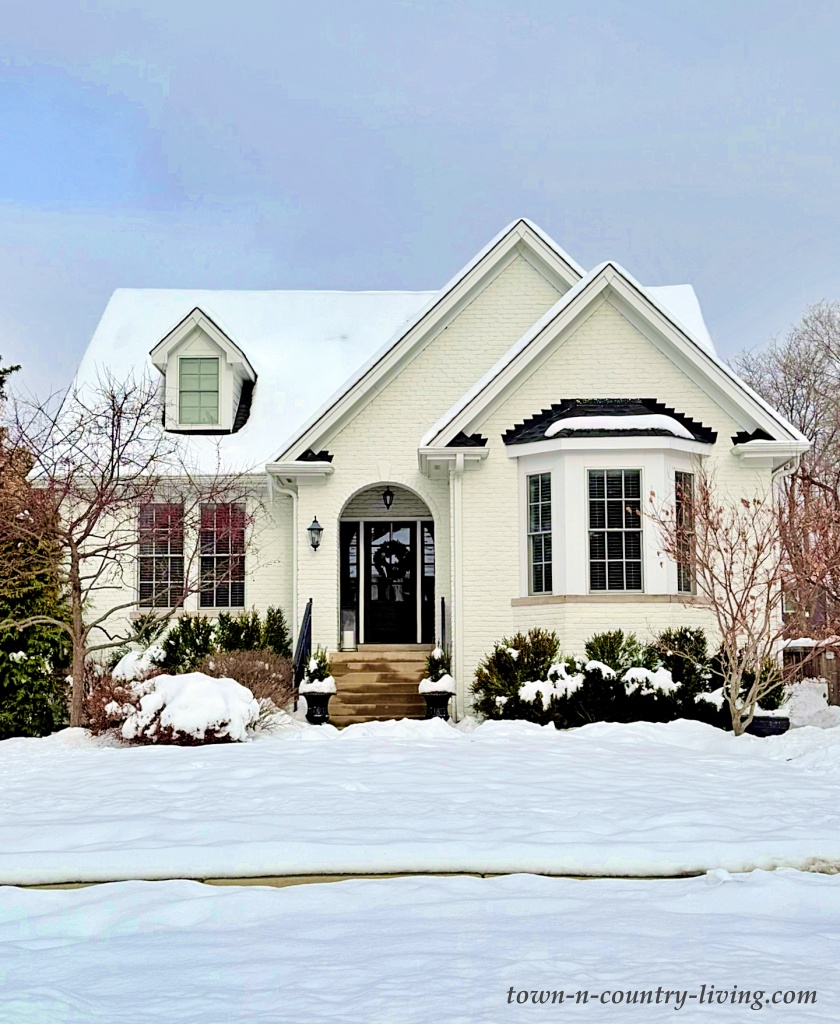 White brick cottage - Christmas homes