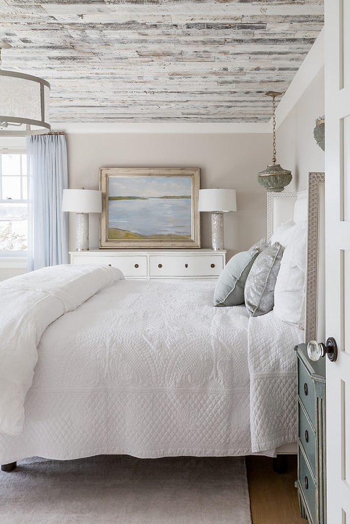 soft white bedroom in country style
