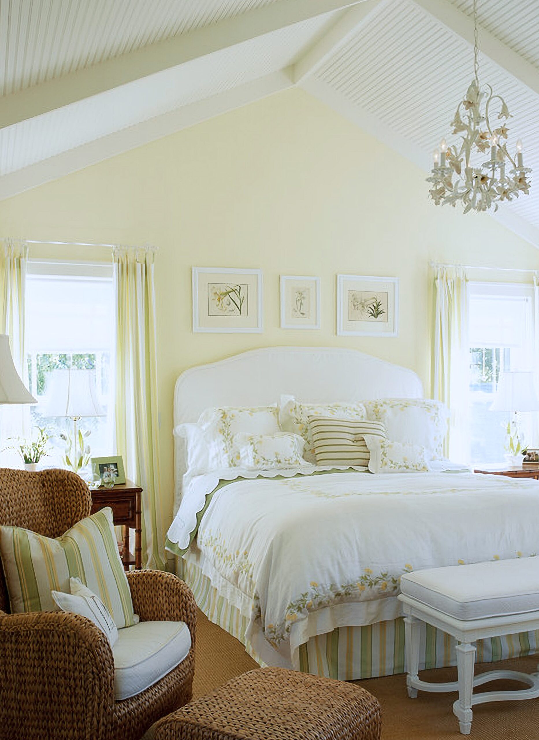 yellow bedroom for spring sleeping