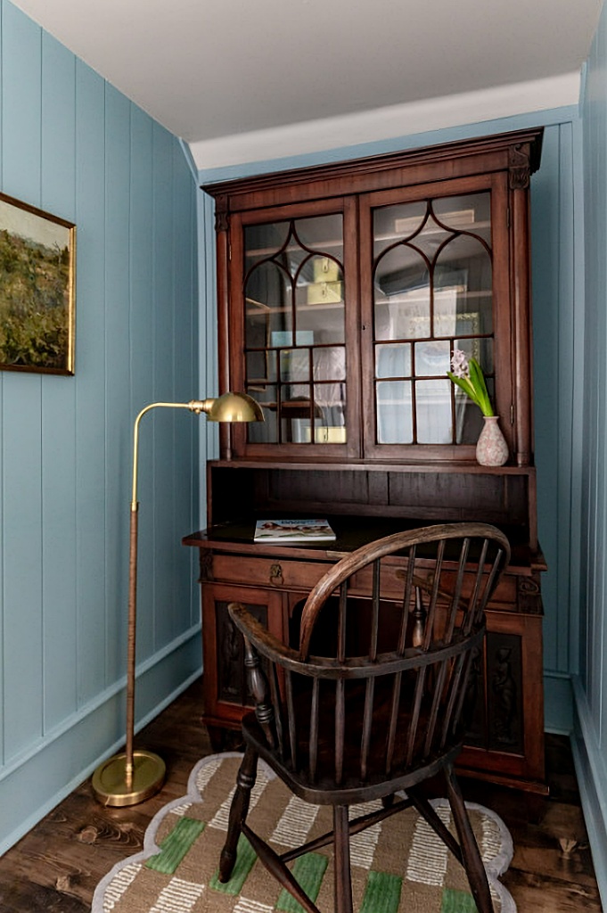 writing desk in corner nook of home