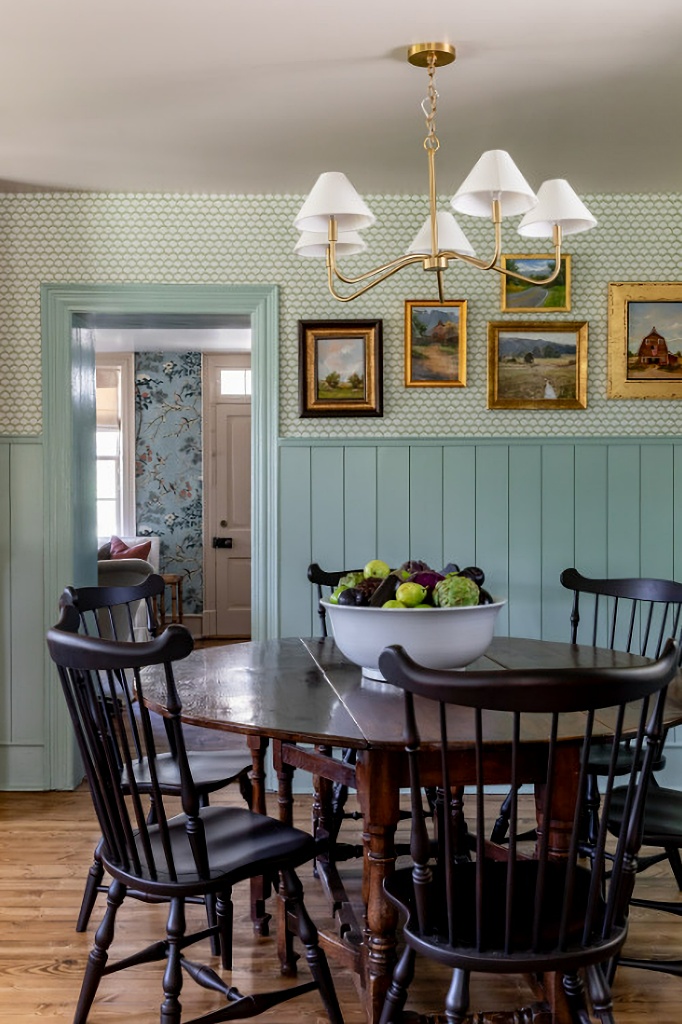 English style dining room