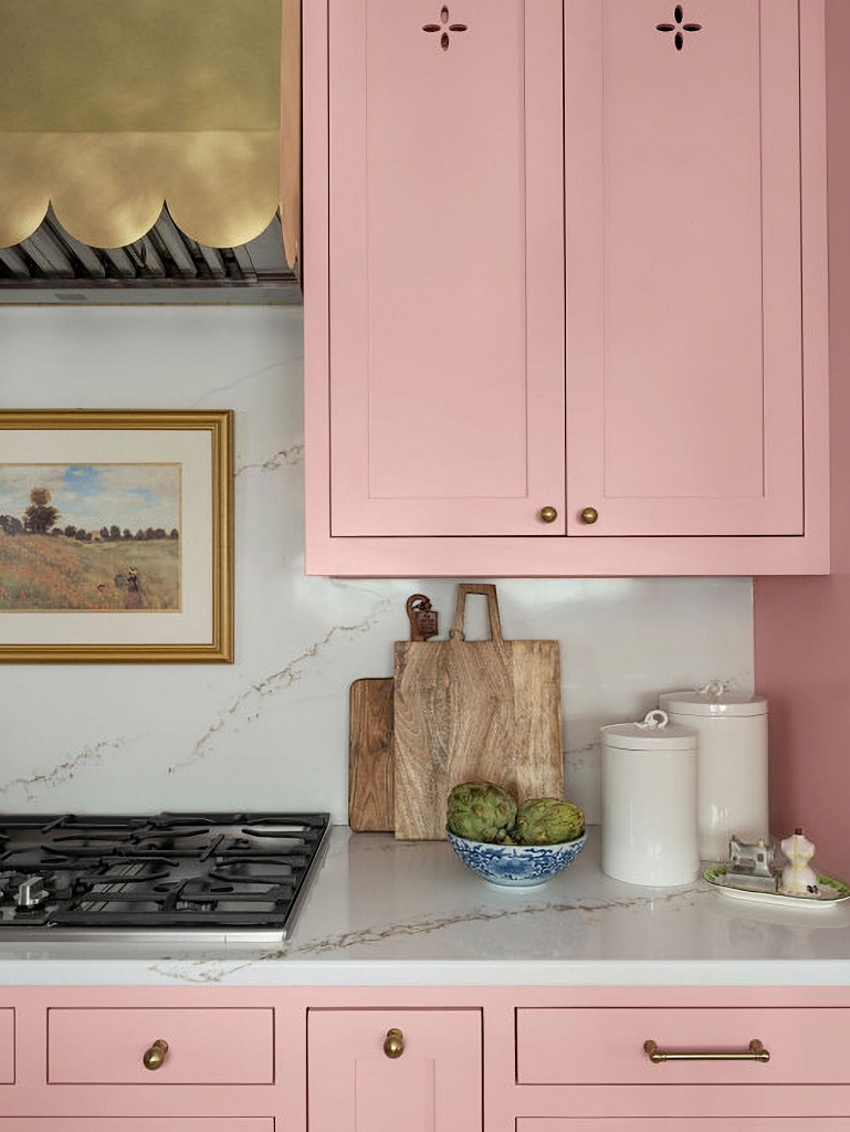 pink and white kitchen - English style