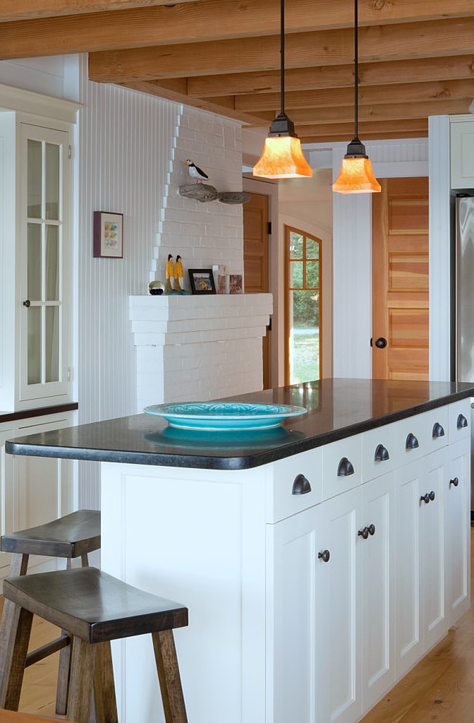 cottage coastal kitchen