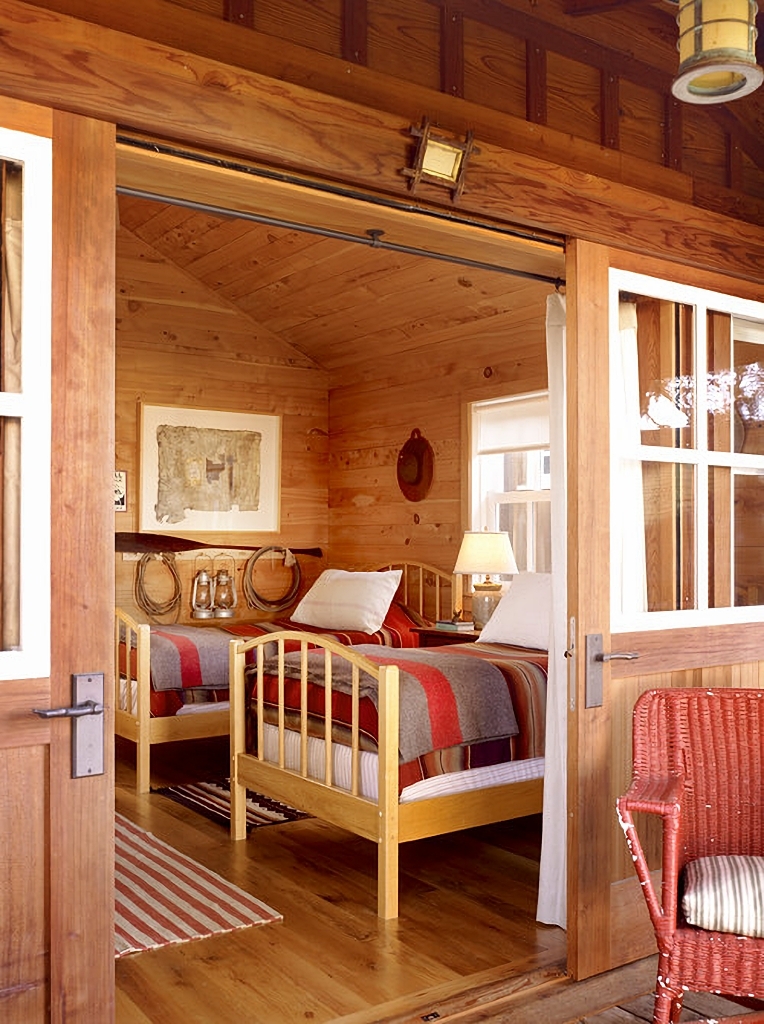 camp style bedroom