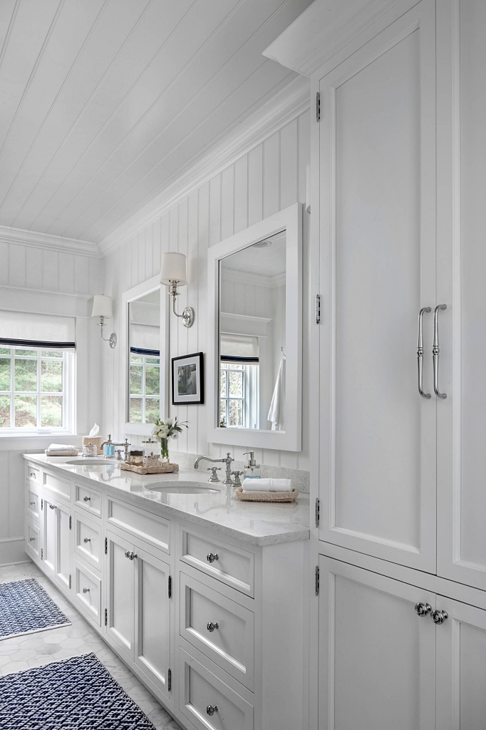 white coastal bathroom