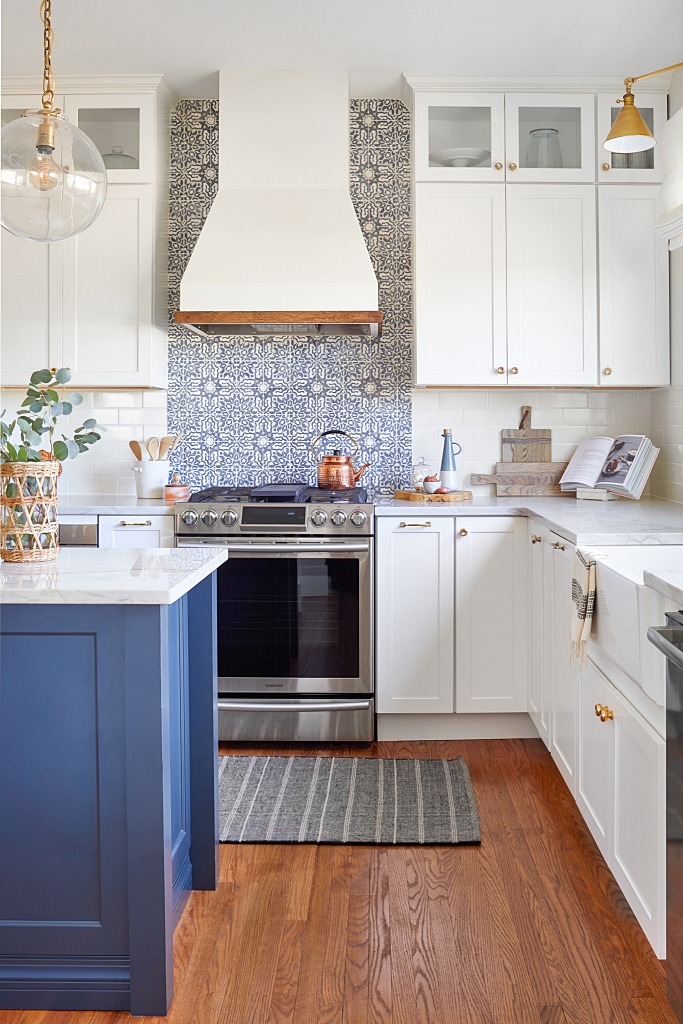 blue and white summer kitchen