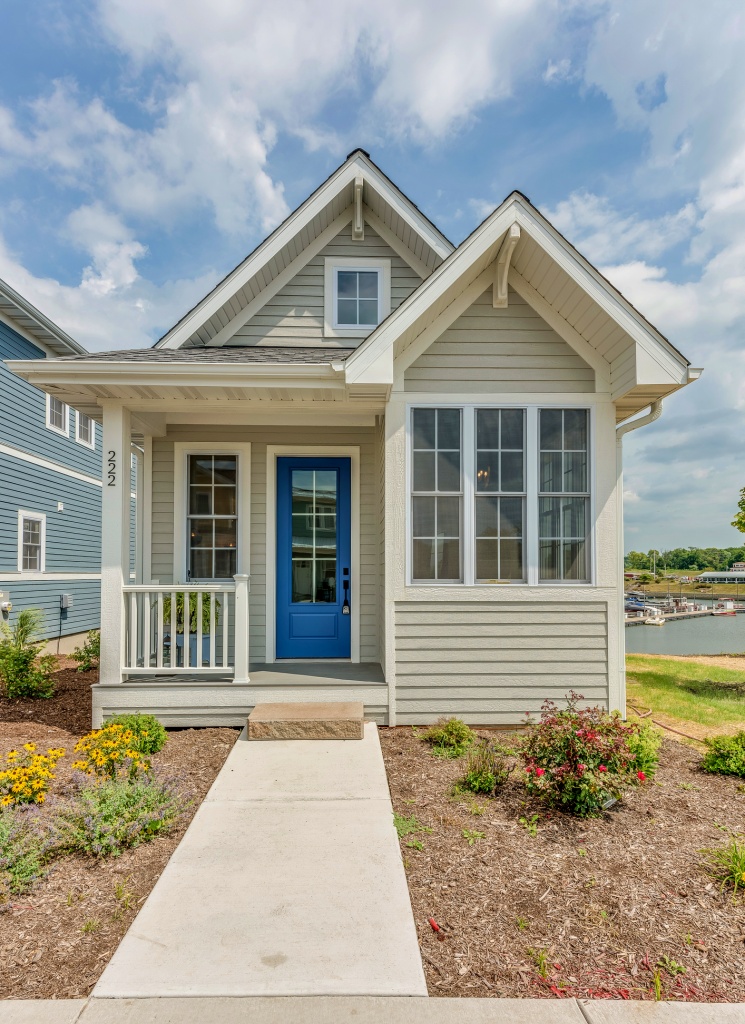 Lakeside vacation living for a quiet getaway
