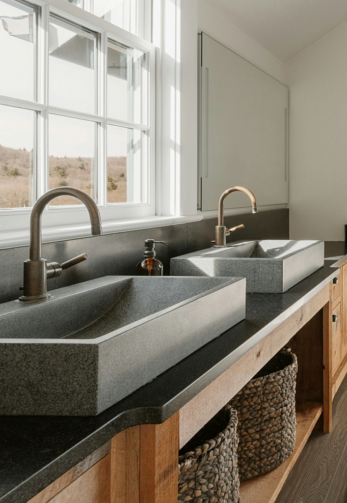 rustic farmhouse bathroom