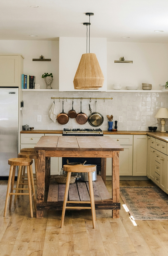 rustic farmhouse table in country kitchen