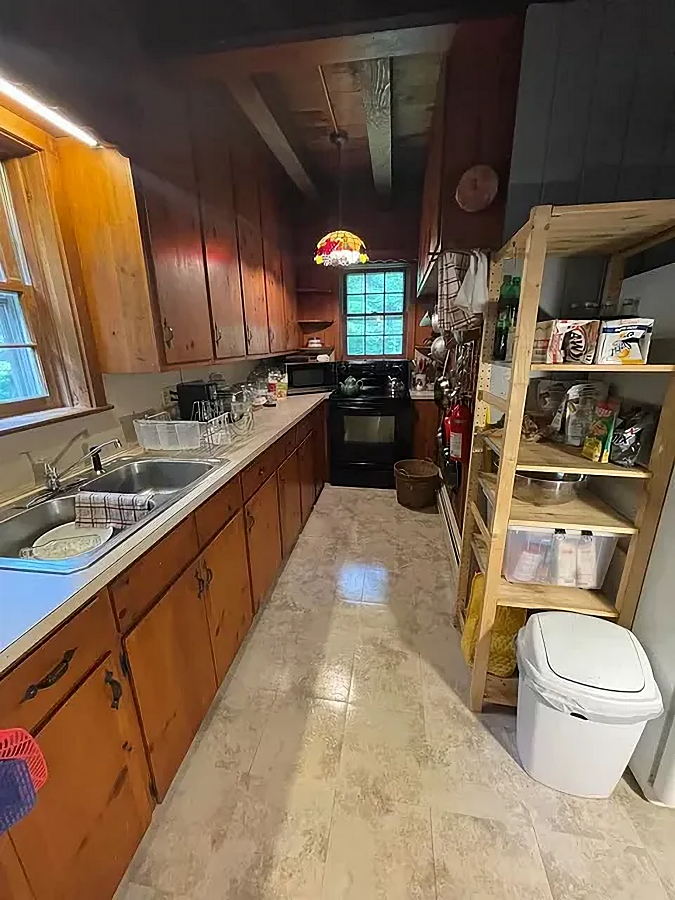 kitchen before renovation of the keeping room